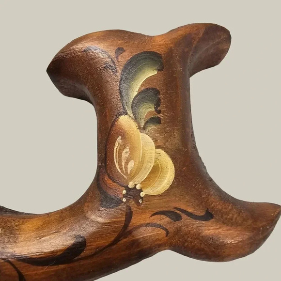 Floral Folk Art Handpainted Wood Carved Letter "G" Made in  USA Signed by Artist - Picture 3 of 10